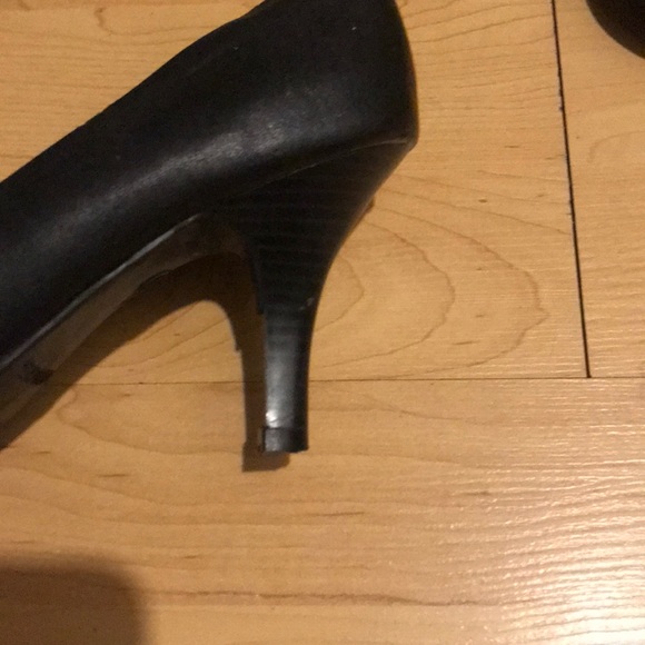 George pointed toed low heels - Picture 2 of 2